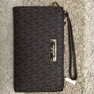 Micheal Kors AdeleDouble ZIP Wristlet
